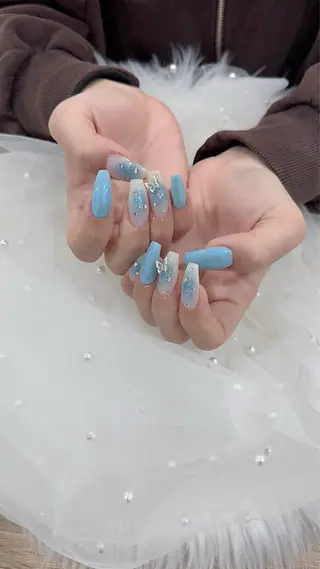 ネイル Rine 放出 (リネ)のネイルデザイン