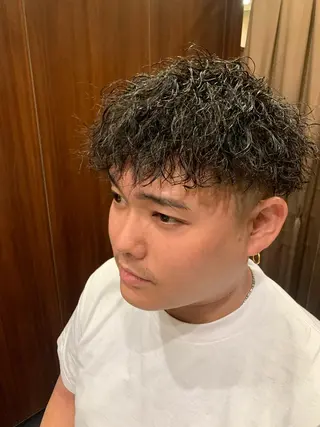 ショート パーマ プレミアムバーバー新宿店所属・新宿駅近！ 💈口コミ多数✨のヘアスタイル