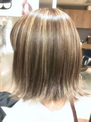 ミディアム カラー 平松 千枝のヘアスタイル