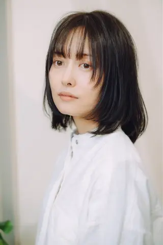 ミディアム beat 磯谷のヘアスタイル