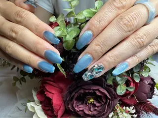 ネイル salon de 4H所属・小林 麻里のネイルデザイン