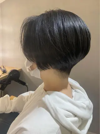 ショート 前地 麻衣のヘアスタイル