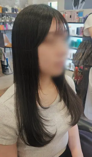 ロング 関口 友菜のヘアスタイル