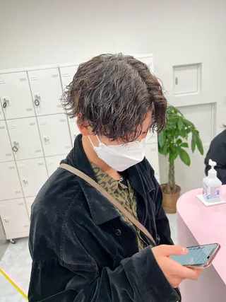 ショート カラー パーマ メンズ メンズパーマ特化 TAIGAのヘアスタイル