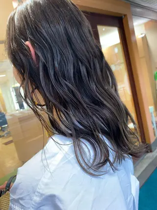 セミロング 丸山 亜加理のヘアスタイル