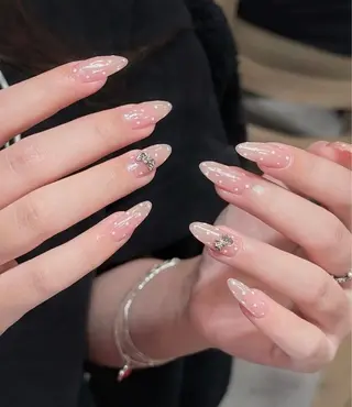 ネイル MQueen ネイルサロンのネイルデザイン
