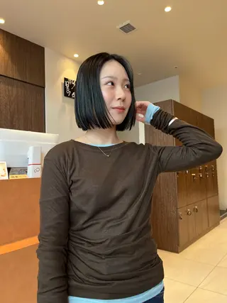 ミディアム ルナ｜縮毛矯正 ×デザインカラー🥝のヘアスタイル