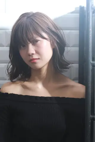ミディアム 丸茂 聖名のヘアスタイル