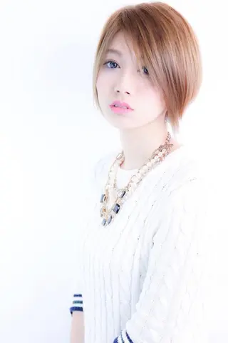 ショート カラー ブリーチ/髪質改善 NYNY大久保のヘアスタイル