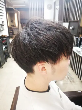 ミディアム メンズ RELATION ／メンズ／バーバーのヘアスタイル