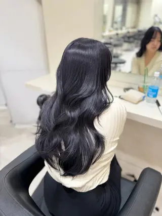 ロング 縮毛矯正× ブルーブラック/池袋のヘアスタイル