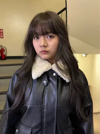 カラー 寺崎 由衣のヘアスタイル