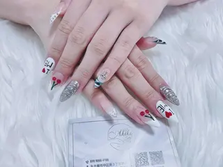 ネイル AKIKO ネイルサロンのネイルデザイン