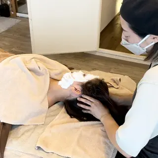 小顔・たるみケア✨ フェイシャル&ボディのエステ・リラクイメージ