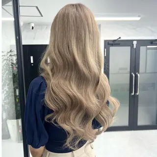 ロング カラー シールエクステ特化 ハイトーン、NANAのヘアスタイル