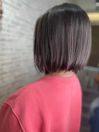 ショート カラー 平田 怜のヘアスタイル