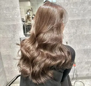 ロング アンダーバーホワイト 堺東店のヘアスタイル