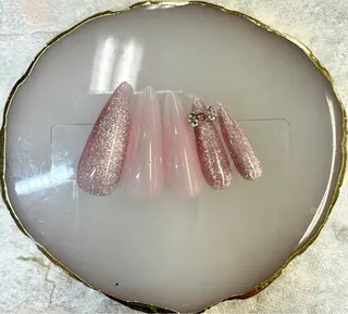 ネイル Queeens nailのネイルデザイン