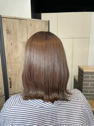 ミディアム カラー 新岡 萌乃のヘアスタイル
