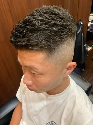 ショート パーマ 羽木 隆徒のヘアスタイル