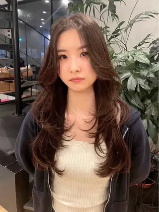 ロング 草野ゆずき⌇縮毛矯正 ⌇Wカラー⌇レイヤーのヘアスタイル