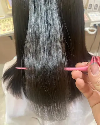 セミロング 艶カラー　宮﨑 蒼のヘアスタイル