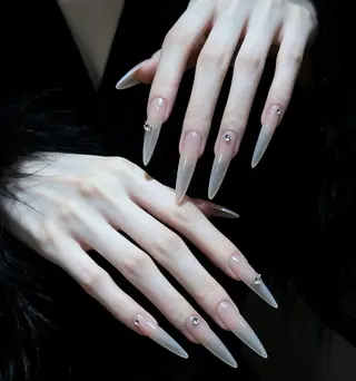 ネイル ロングネイル長さ出し 専門Spade Qのネイルデザイン