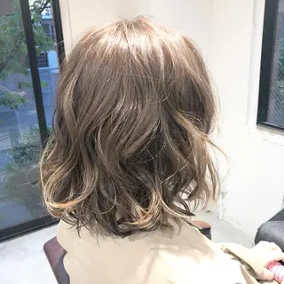 ミディアム カラー 前濱 ノゾミのヘアスタイル