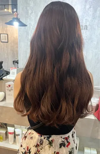 ロング カラー 詩乃🎀ピンク 暖色系🫧レイヤーのヘアスタイル