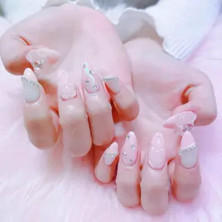 ネイル MoonNail ユリ🌸のネイルデザイン