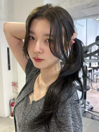 ミディアム カラー レイヤーカット カノン🩷のヘアスタイル