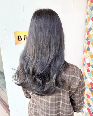 ロング カラー 平松 由基のヘアスタイル
