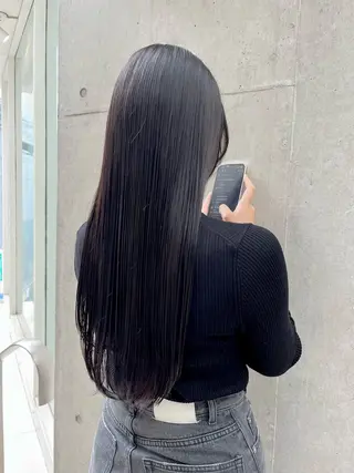 ロング パーマ 圧倒的 毛流れ センターパートのヘアスタイル