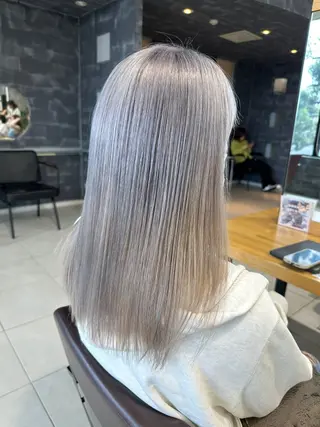 セミロング SHUN/ブリーチ/ カラー/臼井/佐倉のヘアスタイル