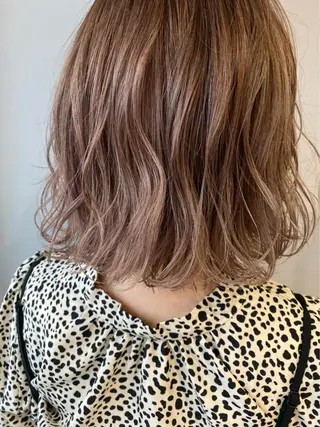 ショート カラー ヘアアレンジ lani ブリーチ /ダブルカラーのヘアスタイル