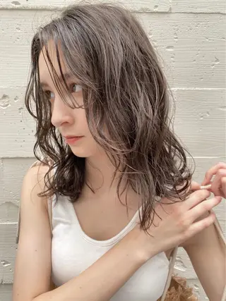 セミロング 圧倒的な質感🧡 髪質改善/丸山晴菜のヘアスタイル