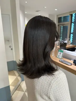 セミロング カラー 安丸 結夏のヘアスタイル
