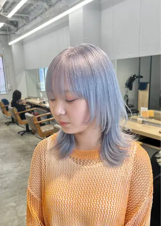 ミディアム カラー ブリーチ毛の縮毛矯正 ハイトーン/岡本智樹のヘアスタイル