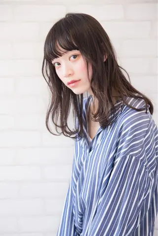 セミロング ミヤザキ タクトのヘアスタイル