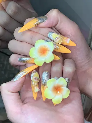 ネイル さゆり￤推しキャラ ￤ロングネイル🩷のネイルデザイン