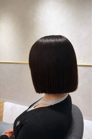 ショート 🩶ハイトーン🖤 URARAのヘアスタイル