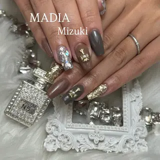 ネイル Nailsalon MADIA所属・石塚 みずきのネイルデザイン
