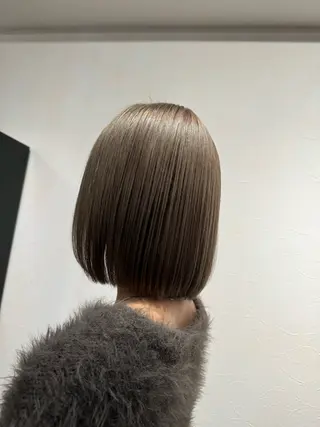 ショート 透明感/グレージュ/ MOMOKO🩵のヘアスタイル