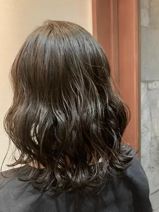 ミディアム カラー 蓮見  友里のヘアスタイル