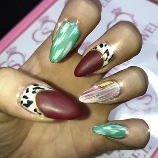 ネイル S. JEWELのネイルデザイン