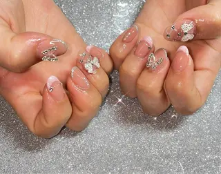 ネイル VIERU 🌈🎀💖のネイルデザイン