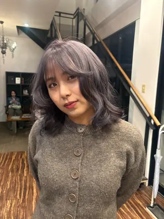 ミディアム カラー ヤスダ ホノカのヘアスタイル