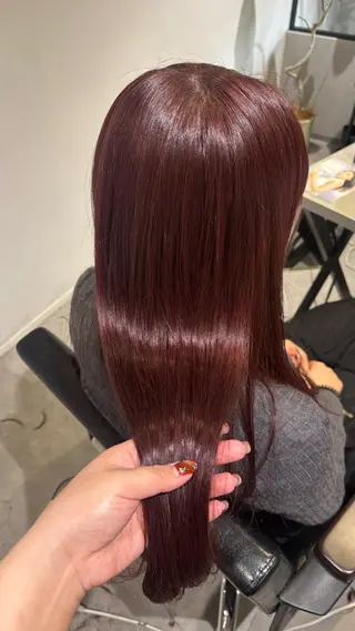 ロング YURINO /ボブ ベージュ/ハイトーンのヘアスタイル