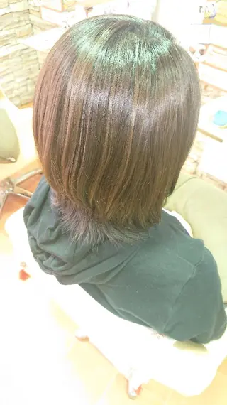 ミディアム カラー 山口 彩海のヘアスタイル