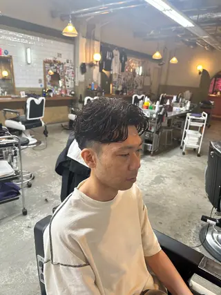 ミディアム パーマ メンズ モチヅキ タツキのヘアスタイル